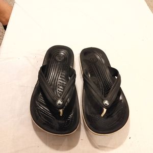 Crocs flip flops. Size women's 5, mens 7